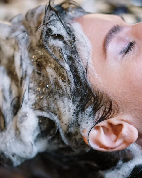 Shampoo lather in hair